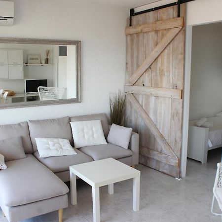 Beautiful Apartment In Front Of Beach, Pool, View Росас Экстерьер фото