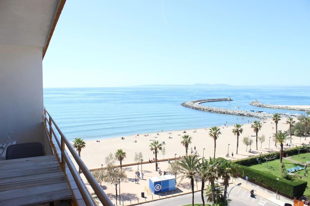 Beautiful Apartment In Front Of Beach, Pool, View Росас Экстерьер фото